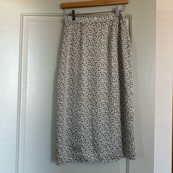 A&F Satin Leopard Print Midi Skirt - Picture 2 of 2
